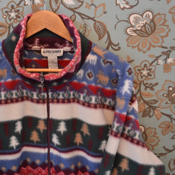 patterned fleece - Picture 2 of 4